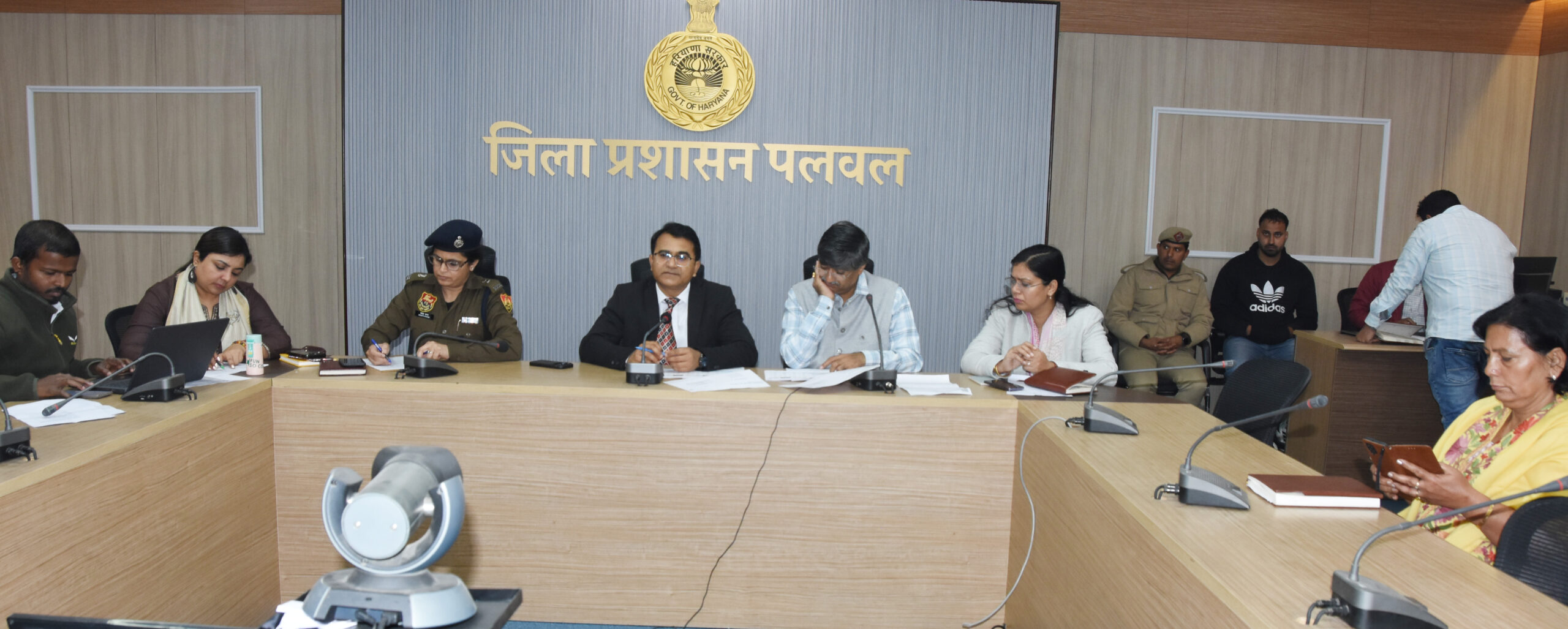 पलवल में सीएम विंडो शिकायत निवारण समीक्षा बैठक