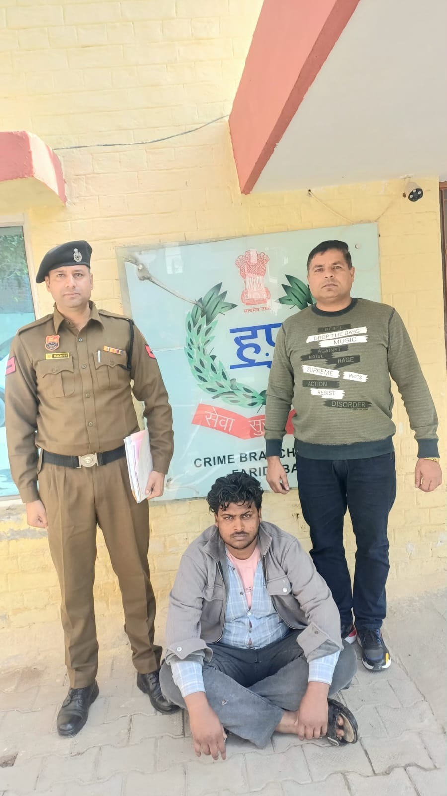 फरीदाबाद पुलिस देशी कट्टा के साथ आरोपी गिरफ्तार