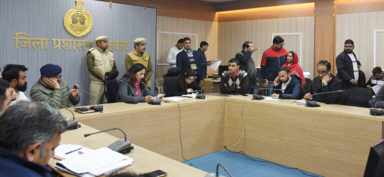 पलवल समाधान शिविर में शिकायत निवारण