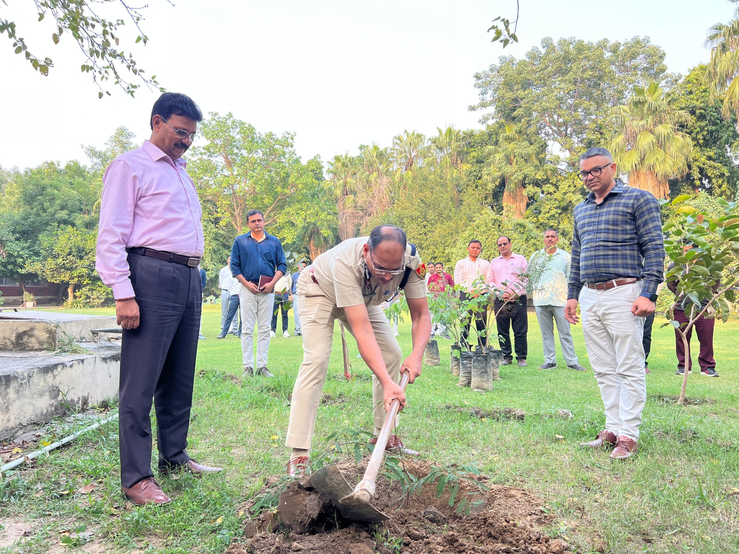 WhatsApp Image 2025-10-24 at 08.37.14