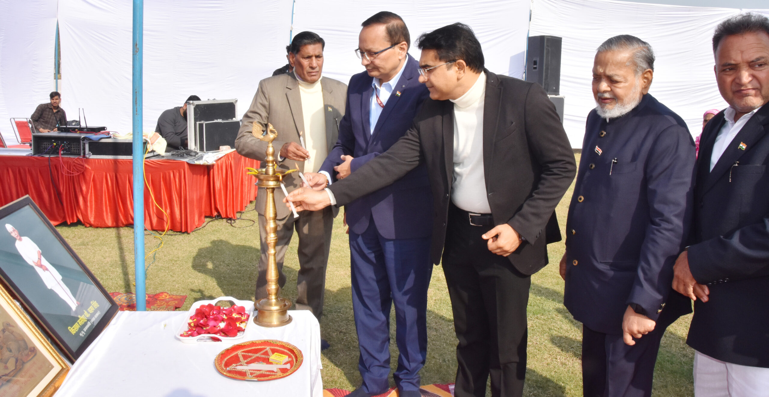 किसान दिवस पर आधुनिक कृषि तकनीक की जानकारी