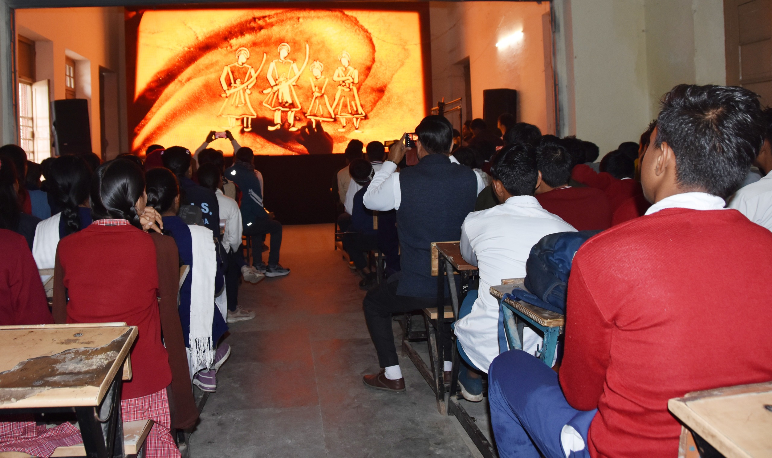 वीर बाल दिवस पर पलवल में आयोजित सैंड एंड आर्ट शो