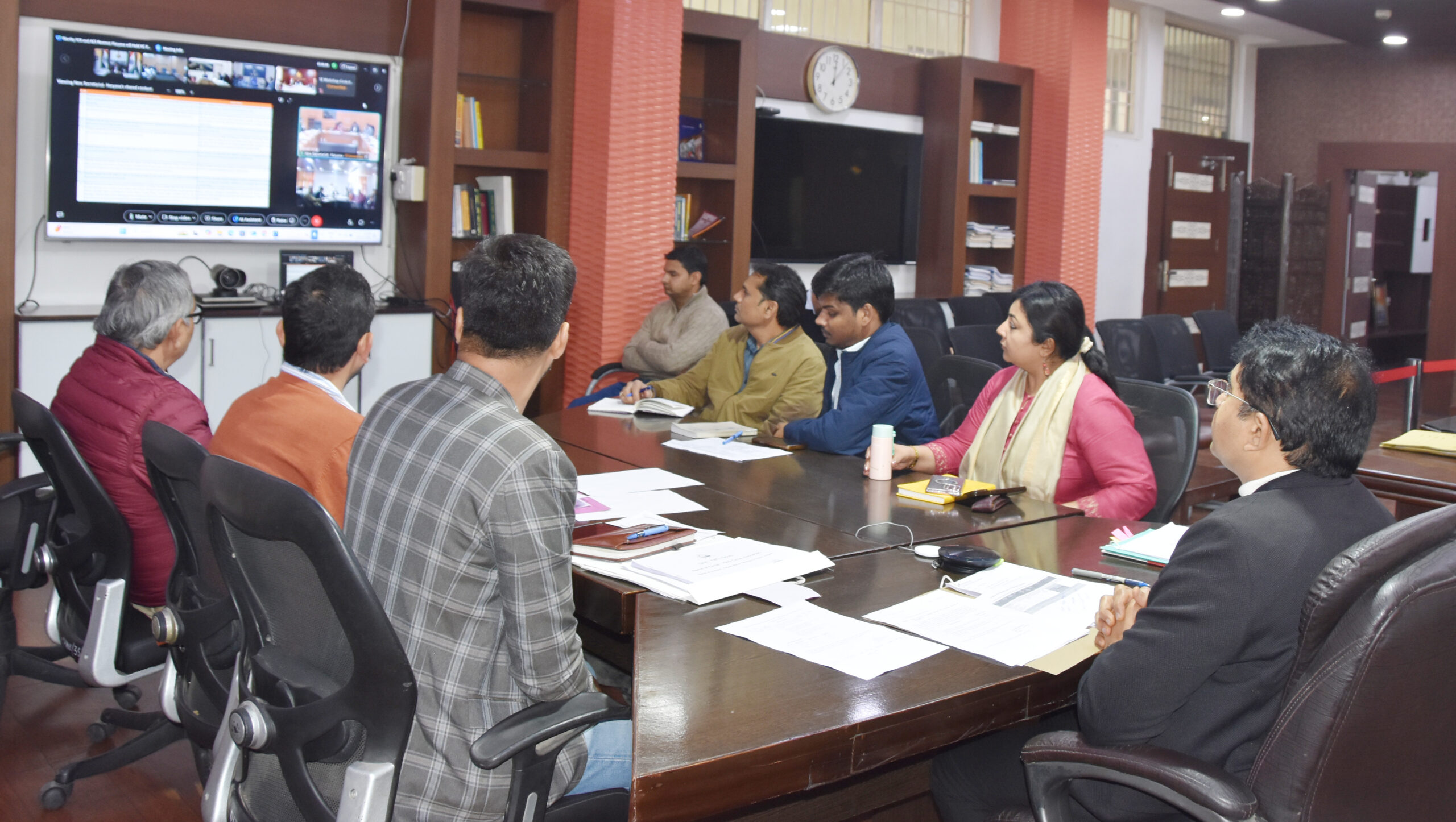 पलवल आपदा प्रबंधन बैठक में अधिकारी