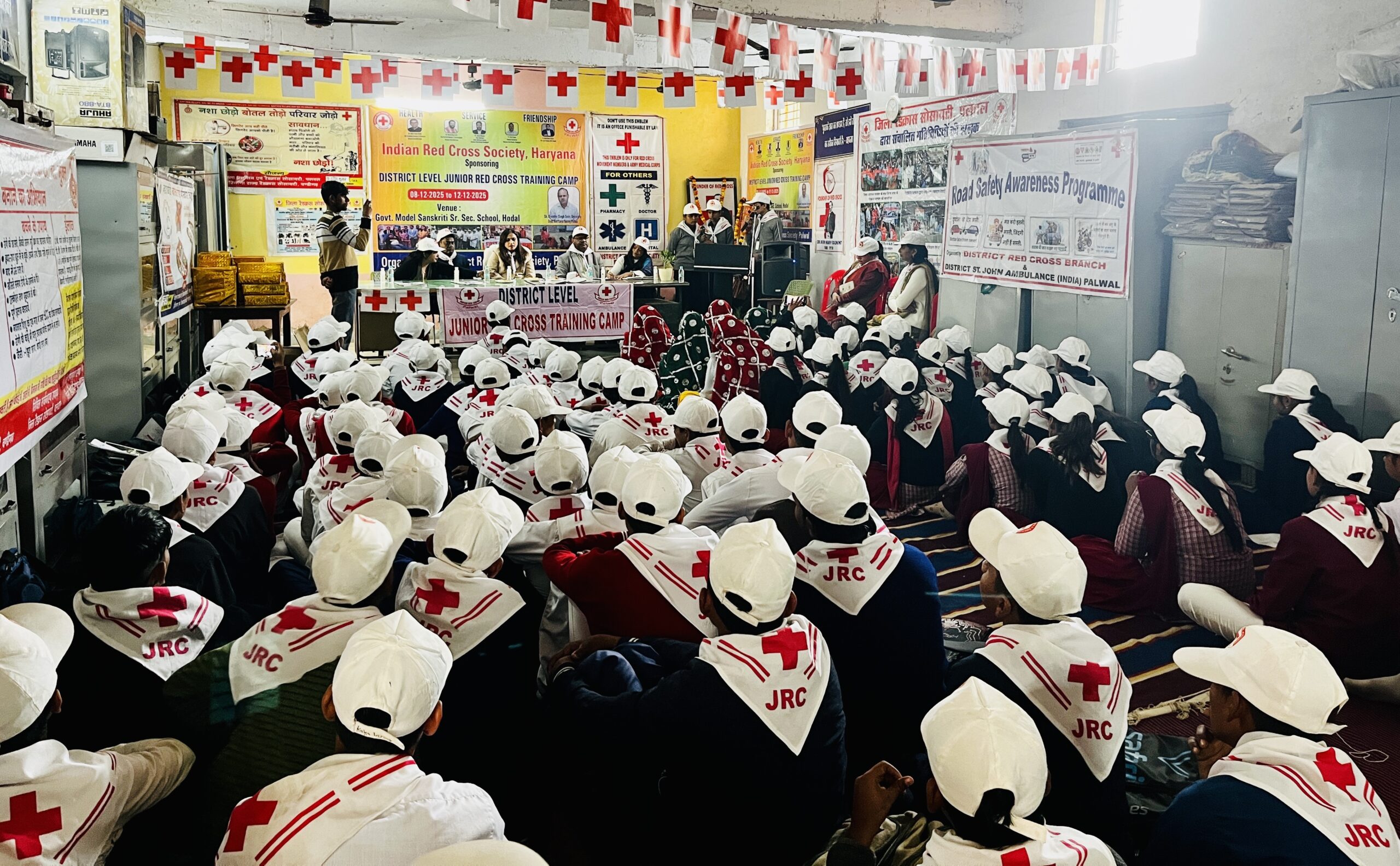 पलवल जूनियर रेडक्रॉस प्रशिक्षण शिविर के छात्रों की गतिविधियाँ