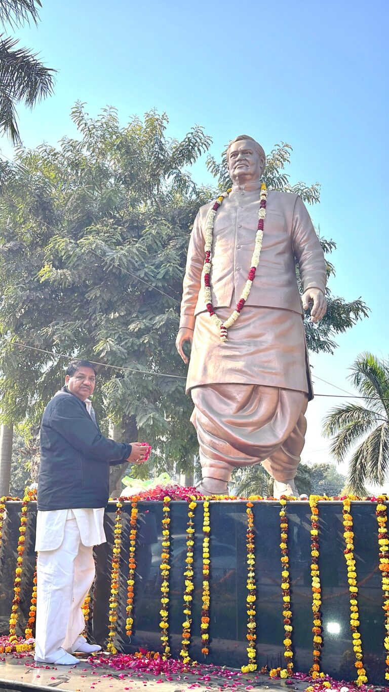 उमेश भाटी द्वारा अटल जयंती पर श्रद्धांजलि