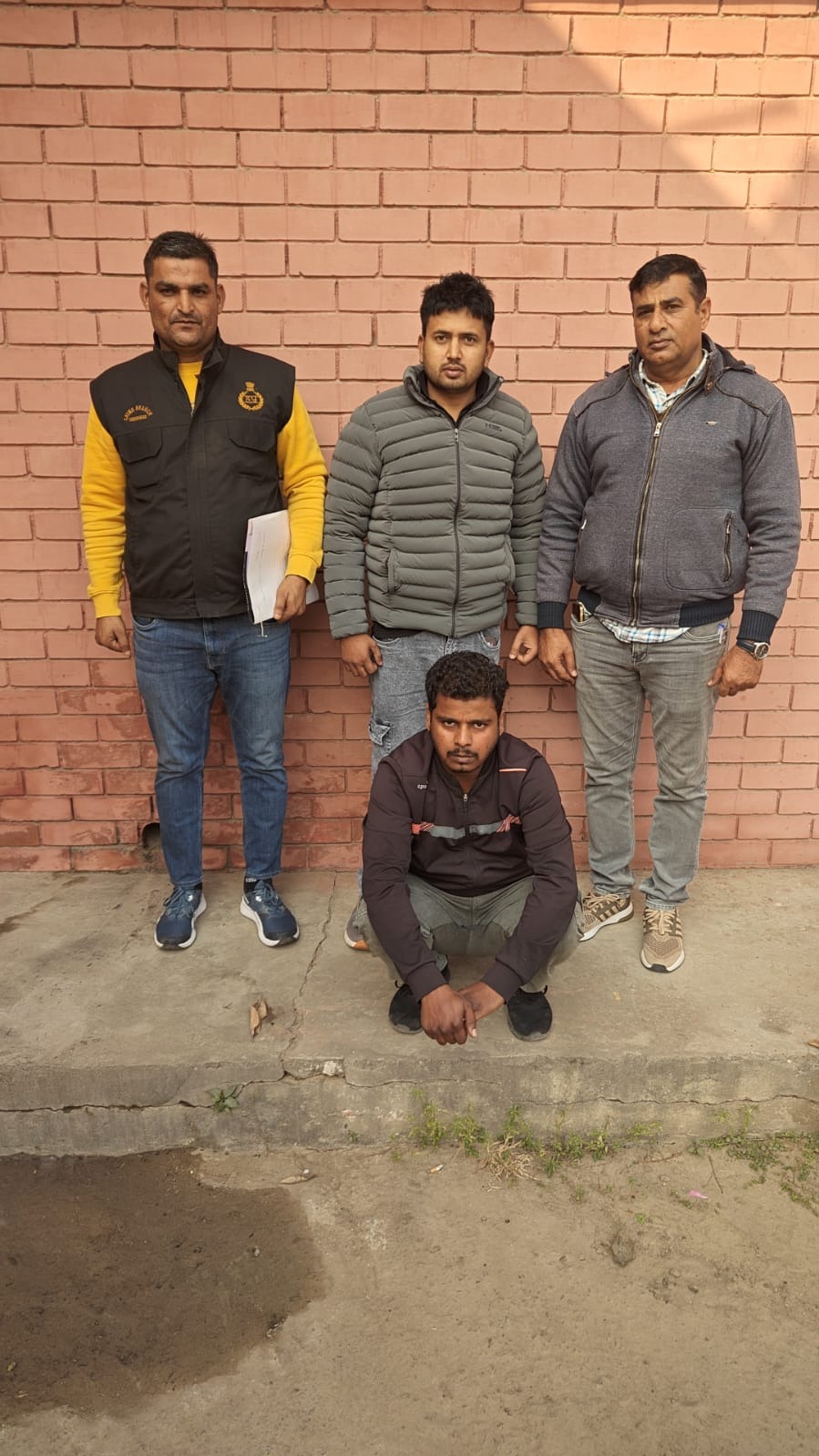 फरीदाबाद पुलिस ने वाहन चोरों को गिरफ्तार कर चोरी के वाहन बरामद किए