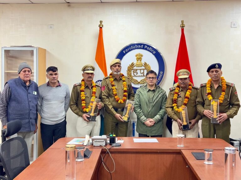 फरीदाबाद पुलिस सेवानिवृत्ति कार्यक्रम में सम्मान समारोह