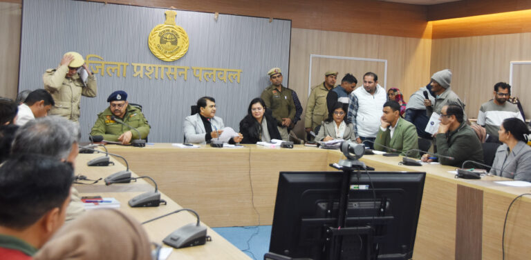 Haryana district officials attending Samadhan Shivir in Palwal