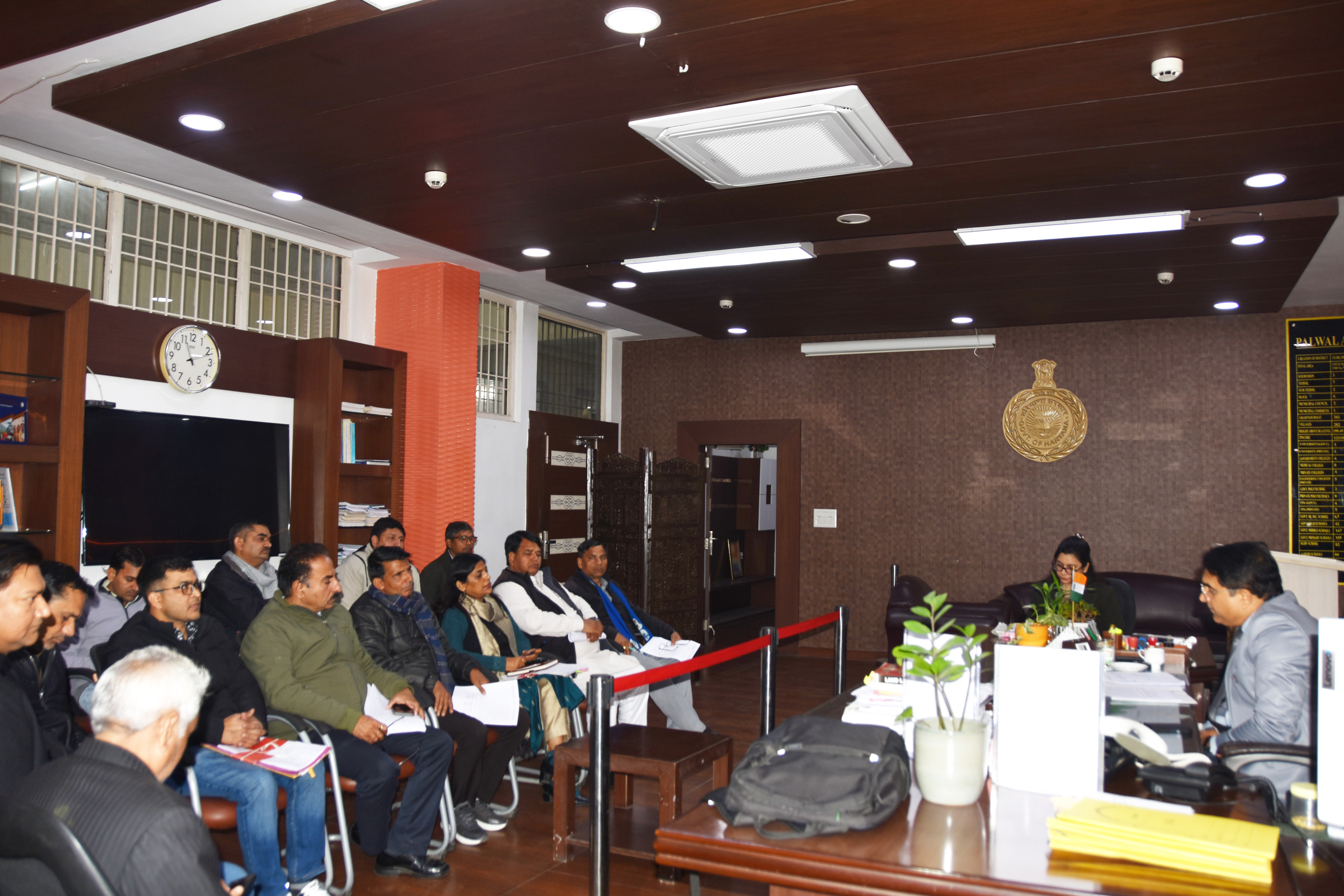 पलवल में एसआईआर अभियान को लेकर राजनीतिक दलों की बैठक