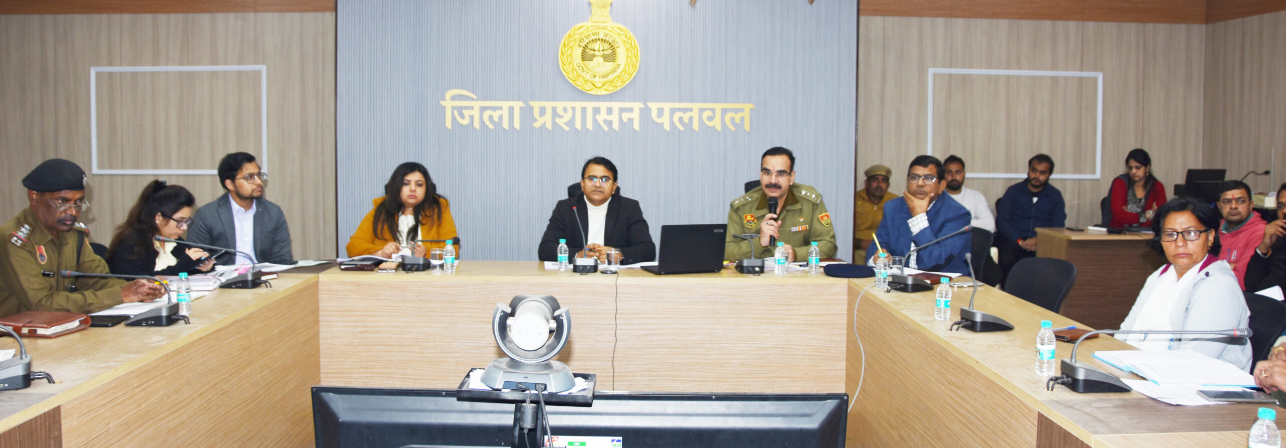 पलवल में सड़क सुरक्षा समिति की बैठक में उपायुक्त डा. हरीश कुमार वशिष्ठ