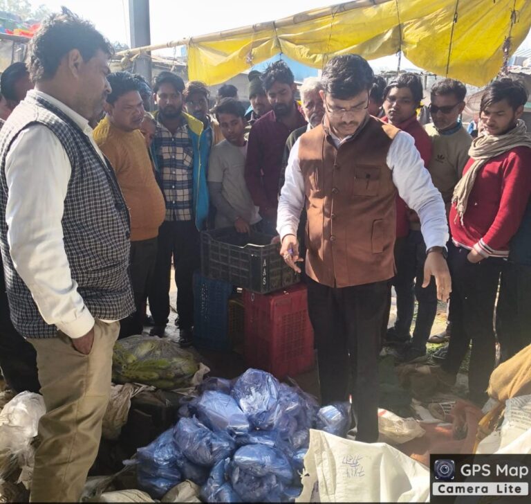लवल बाजार में प्लास्टिक जब्ती अभियान