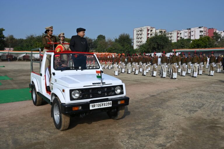 सोनीपत पुलिस लाइन में 77वें गणतंत्र दिवस की फुल ड्रेस रिहर्सल और परेड