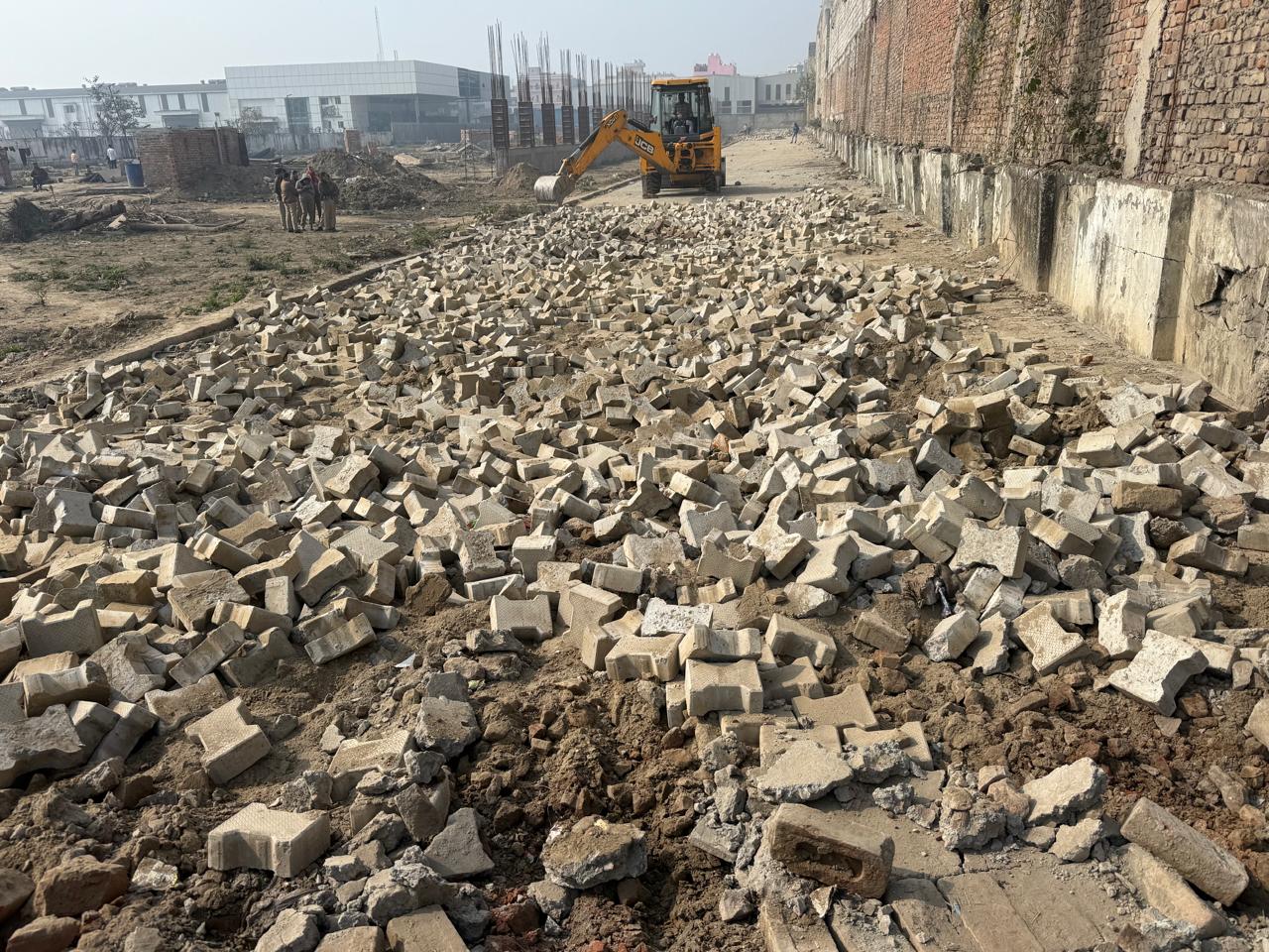 कुण्डली अवैध व्यवसायिक कॉलोनी ध्वस्त