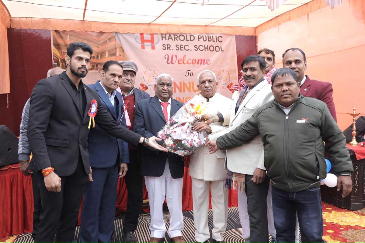 हेराल्ड स्कूल फरीदाबाद के वार्षिक उत्सव का मंच और छात्र प्रस्तुतियाँ