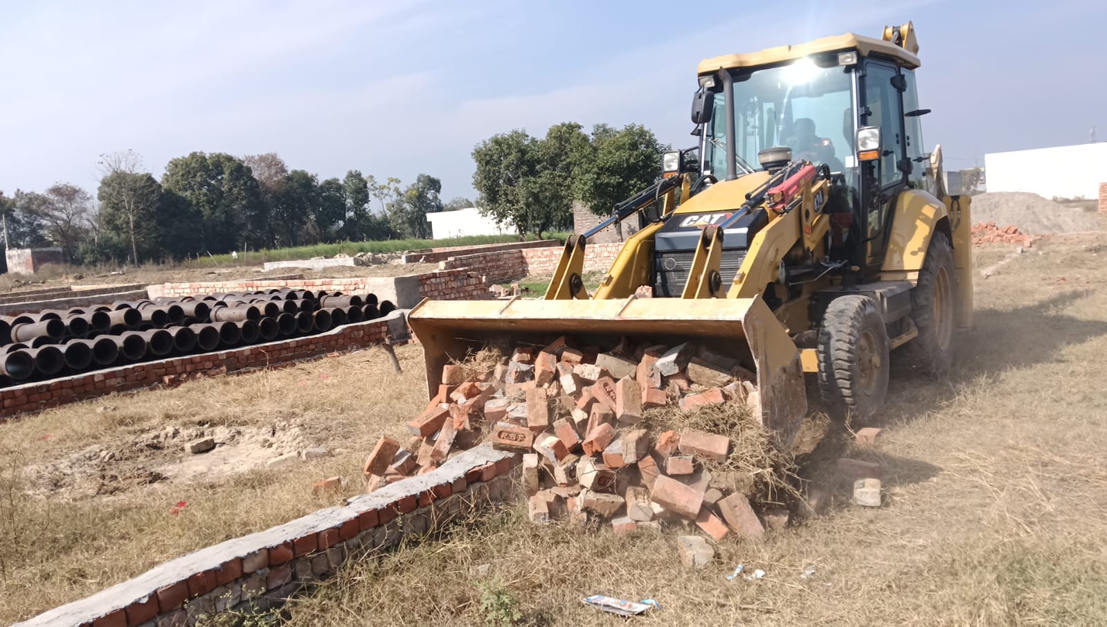 खांड़ा बाईपास और गोपालपुर अंडरपास पर अवैध कॉलोनी ध्वस्तीकरण