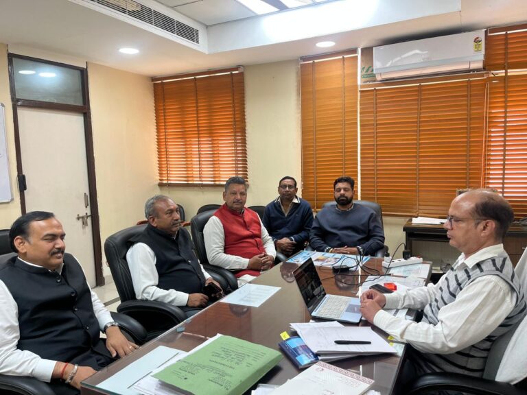 कर हितैषी ऐप सोनीपत बैठक में अधिकारी और व्यापार मंडल प्रतिनिधि