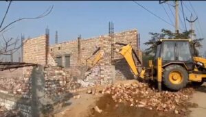 सोनीपत में अवैध कॉलोनियों पर एसएमडीए कार्रवाई के दौरान ध्वस्तीकरण अभियान