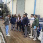 सोनीपत जल प्रदूषण निरीक्षण अभियान में औद्योगिक इकाई की जांच करते अधिकारी