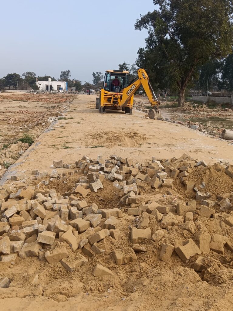 गोहाना और नगर गांव में 13.5 एकड़ अवैध कॉलोनी ध्वस्तीकरण