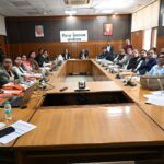 लघु सचिवालय सोनीपत में संपर्क टीवी कार्यक्रम की समीक्षा करते डॉ. के. राजेश्वर राव