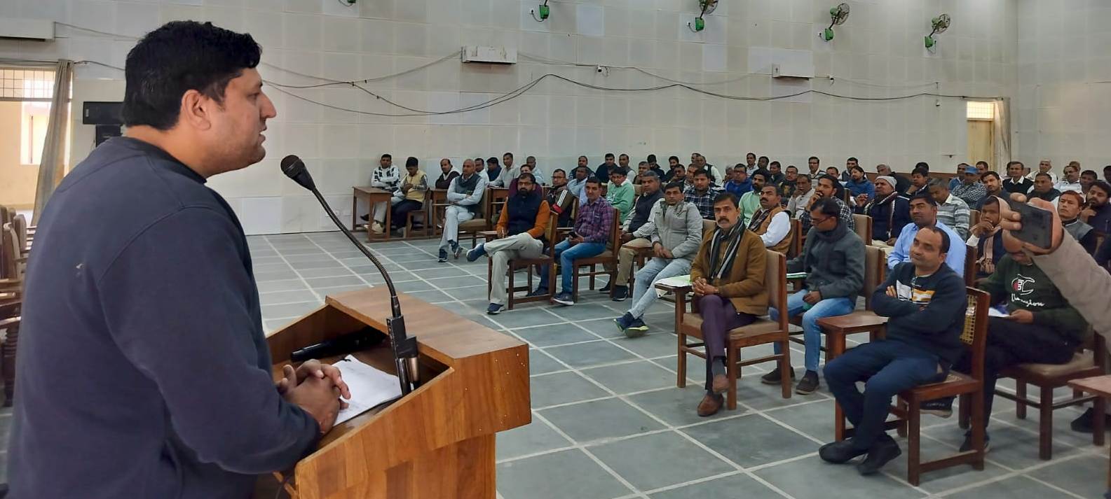 पलवल पोस्ट मैट्रिक छात्रवृत्ति योजना को लेकर उपायुक्त की बैठक