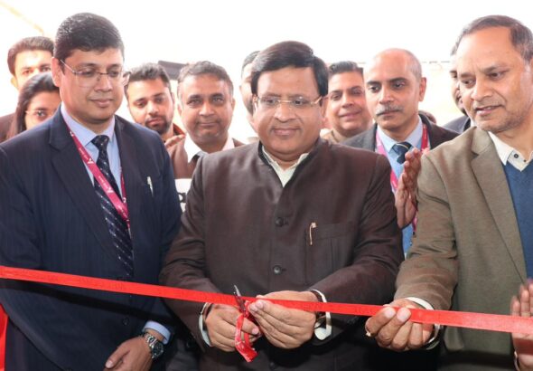 कैबिनेट मंत्री विपुल गोयल द्वारा एक्सिस बैंक शाखा का उद्घाटन