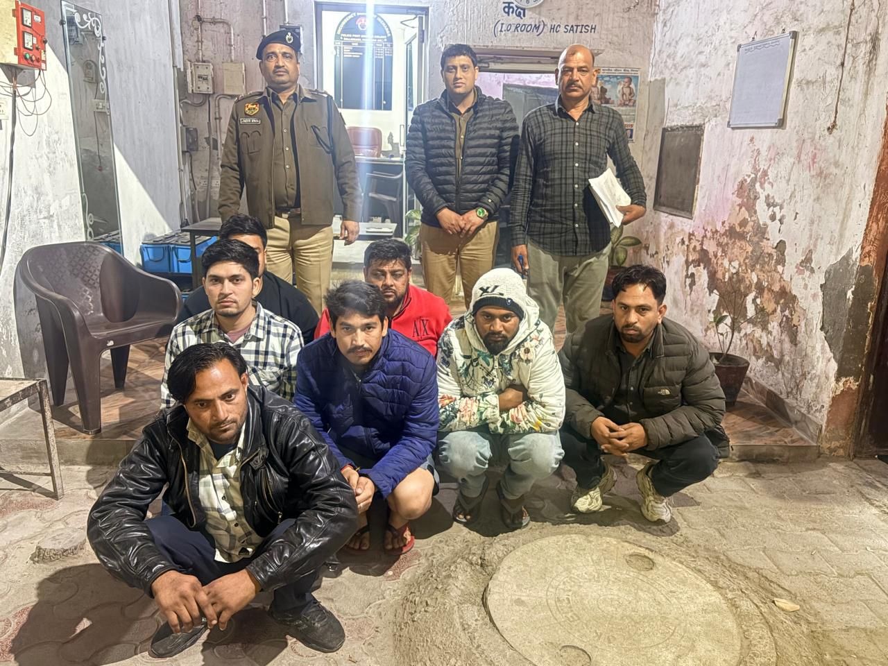 बल्लभगढ़ में होटल के कमरे में जुआ खेलते सात आरोपी पुलिस की गिरफ्त में