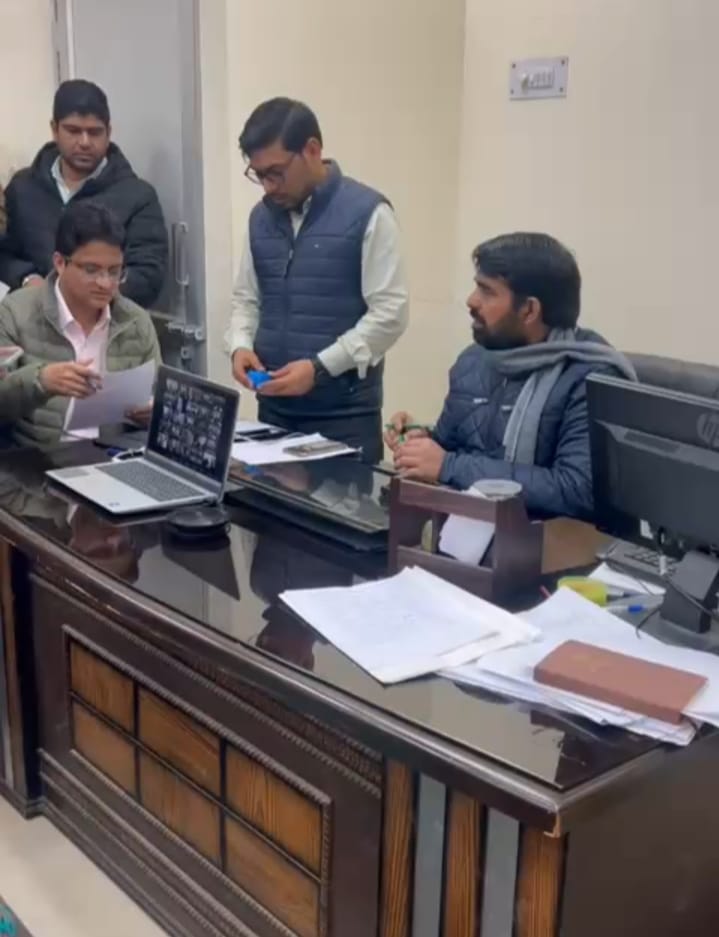 खरखौदा लघु सचिवालय में आयोजित समाधान शिविर में विधायक पवन खरखौदा