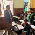 सोनीपत में व्यवसायिक मार्गदर्शन सप्ताह के दौरान विद्यार्थियों को संबोधित करते जिला रोजगार अधिकारी