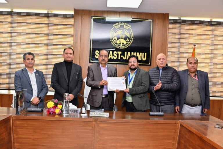 Participants attending the ICAR-sponsored Winter School at SKUAST Jammu