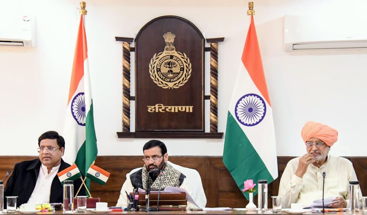 मुख्यमंत्री की अध्यक्षता में हाई पावर परचेज कमेटी बैठक का दृश्य