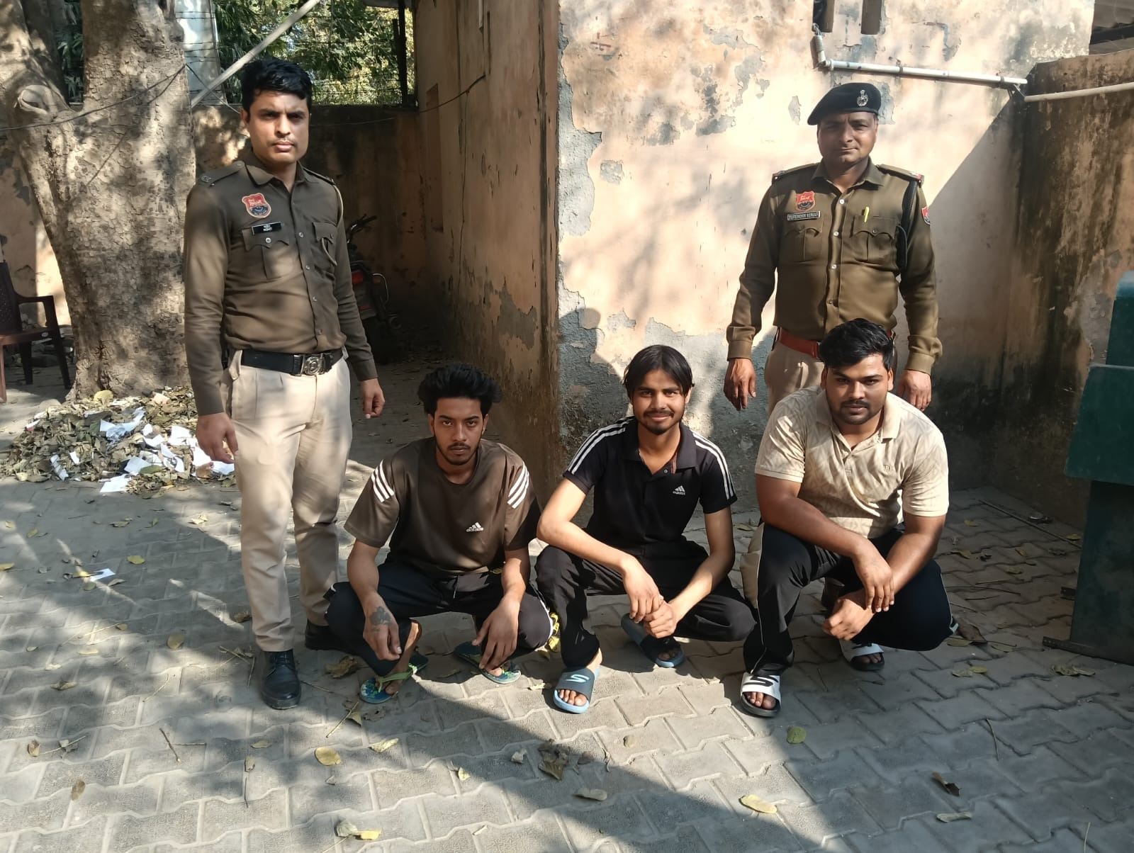 सेक्टर-17 रास्ता रोककर मारपीट मामला में पुलिस जांच करती हुई